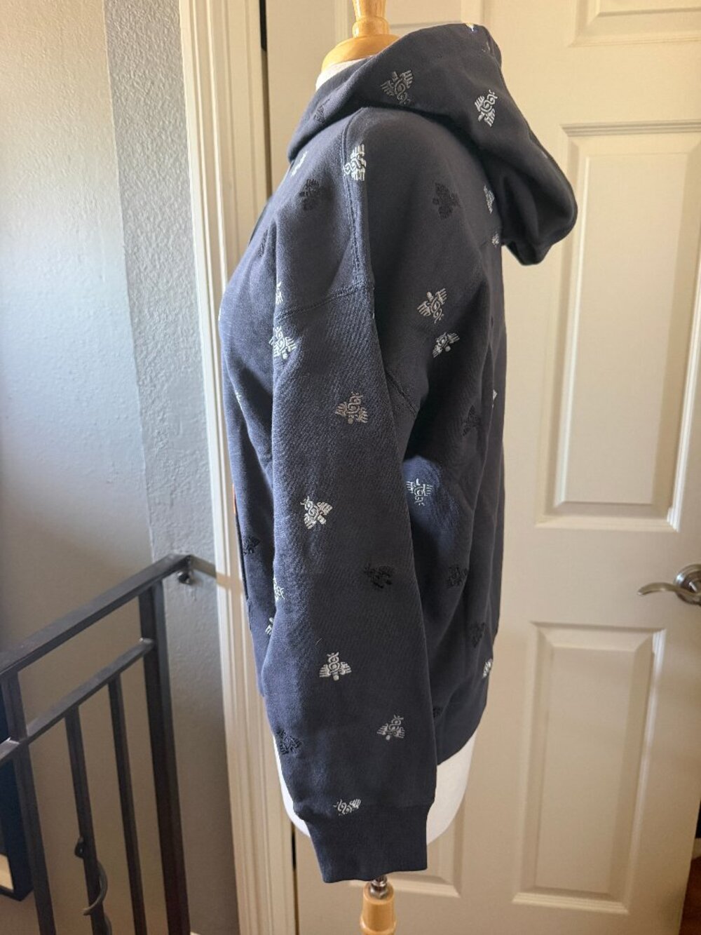 FIGS Pride Lounge Hoodie Sweatshirt NWT M - Picture 4 of 7